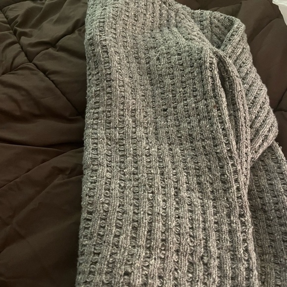 Banana Republic Wool toggle cable knit sweater.  women’s size large. - Picture 3 of 5